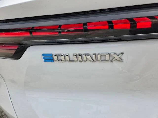 Used 2025 Summit White Chevrolet LT image 7