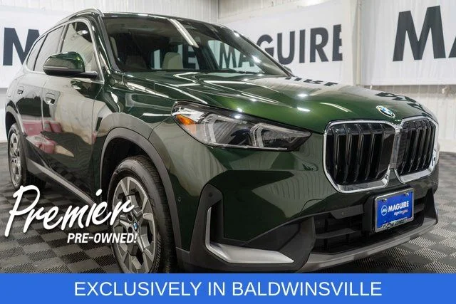 Used 2023 Green BMW xDrive28i image 4