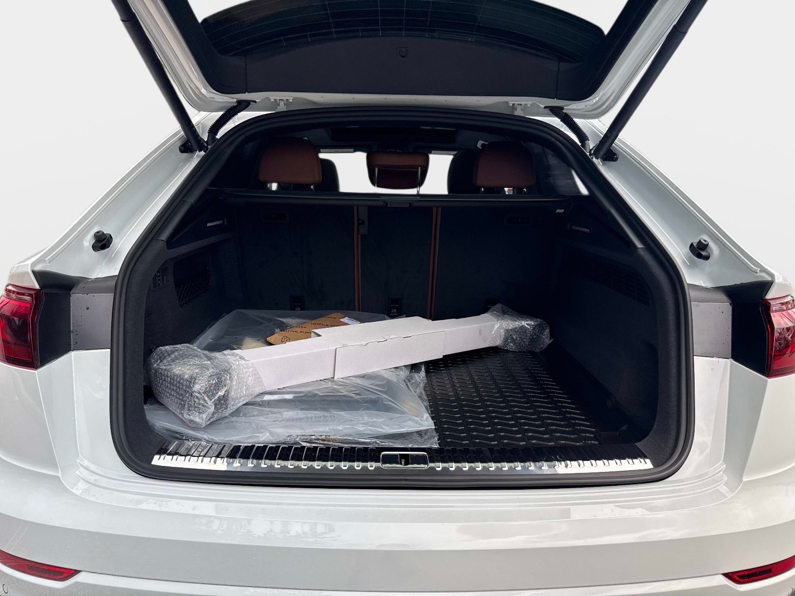 New 2026 Glacier White Metallic Audi Premium Plus image 9