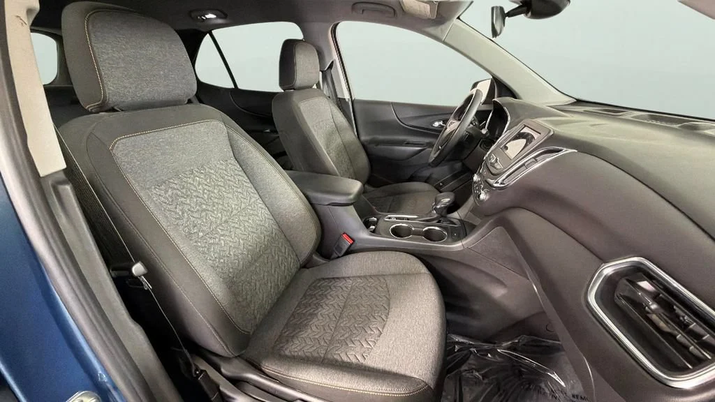 Used 2024 Lakeshore Blue Metallic Chevrolet LT image 33