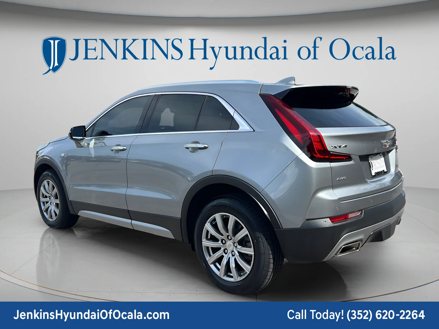 Used 2023 Argent Silver Metallic Cadillac AWD Premium Luxury image 5