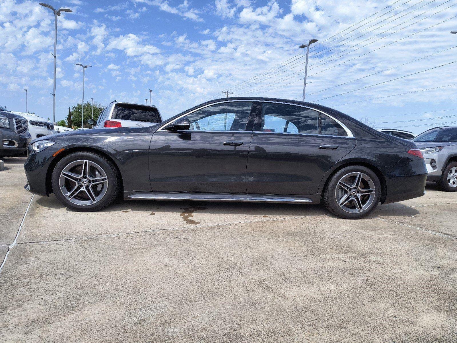 Used 2024 Graphite Grey Metallic Mercedes-Benz S 580 image 3