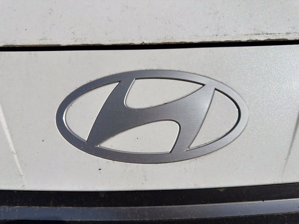 Used 2024 White Hyundai SEL image 16
