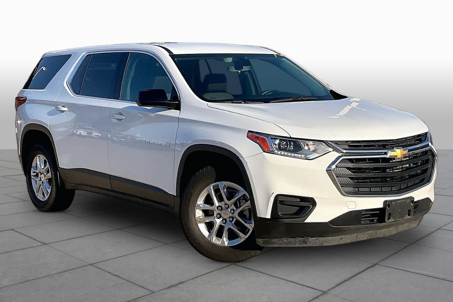 Used 2019 Summit White Chevrolet LS image 2