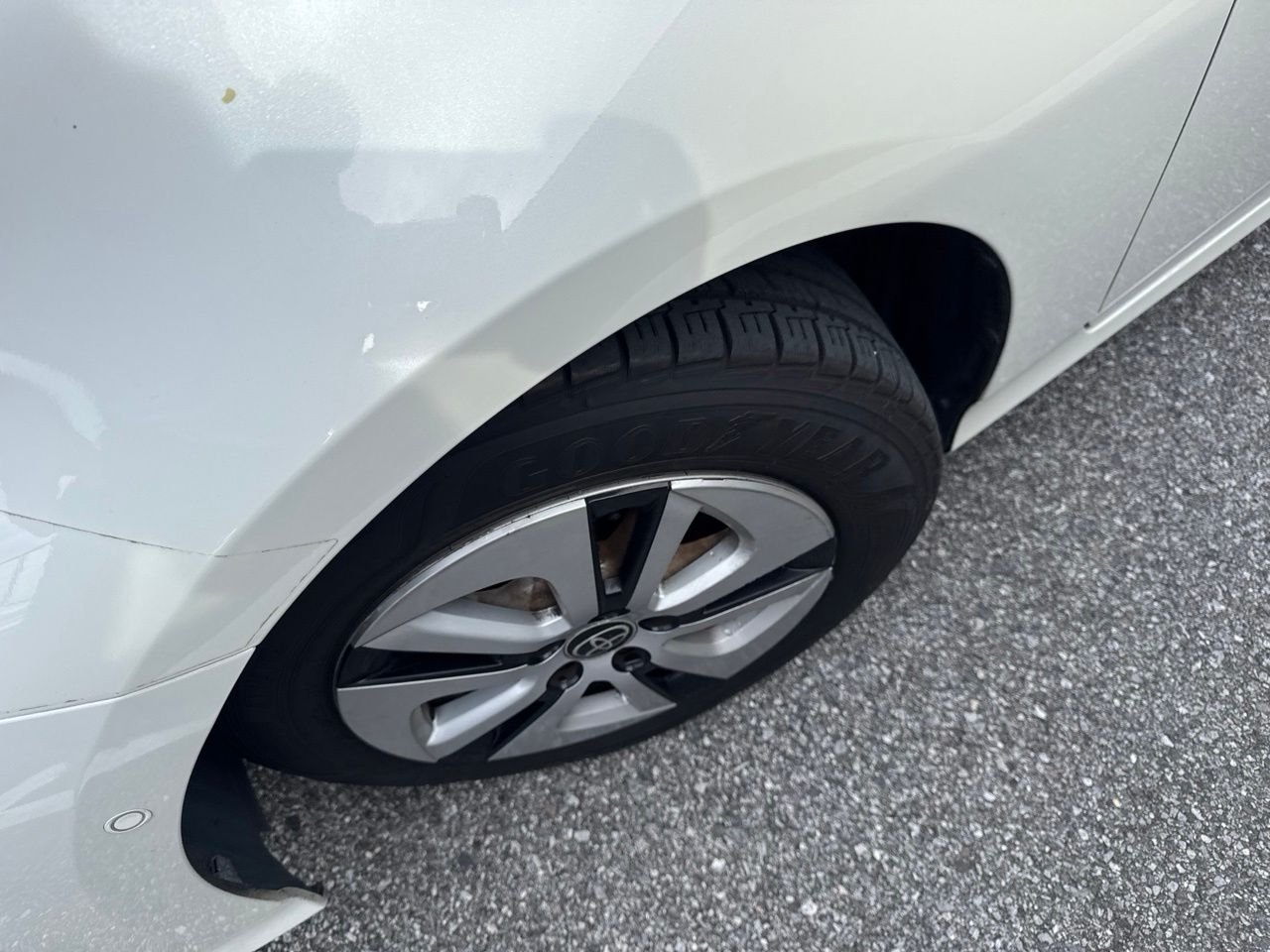 Used 2017 White Toyota Four image 2