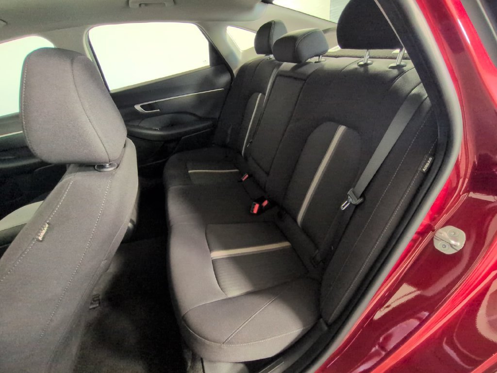 Used 2025 Red Hyundai SEL image 19