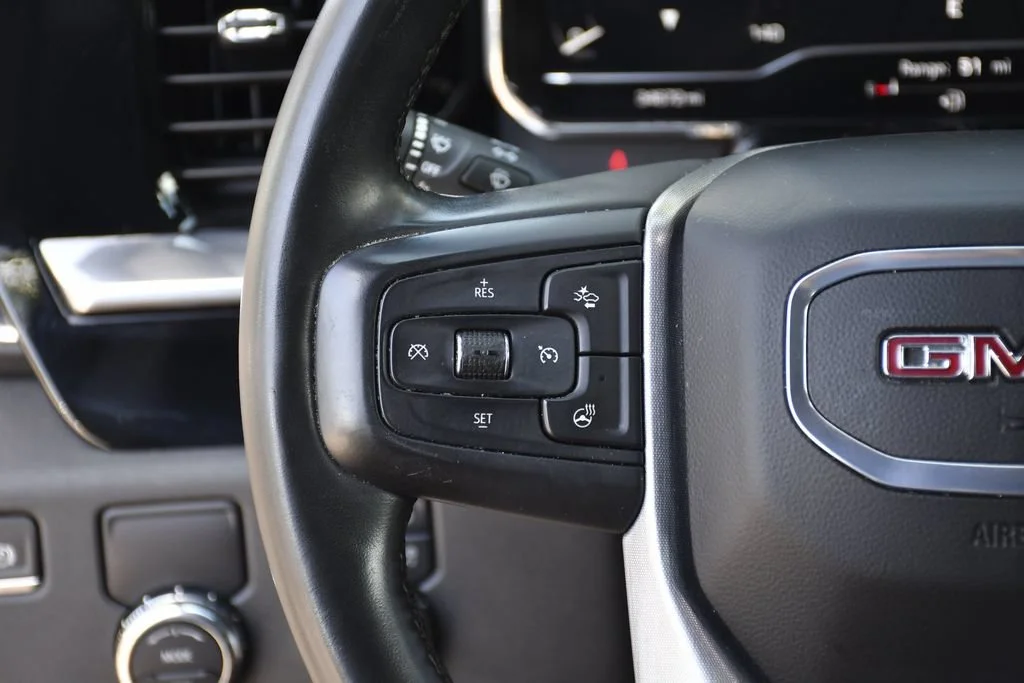 Used 2025 Onyx Black GMC SLT image 8