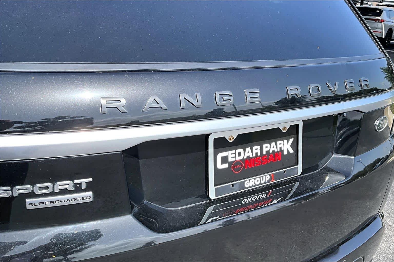 Used 2019 Borealis Black Metallic Land Rover Dynamic image 31