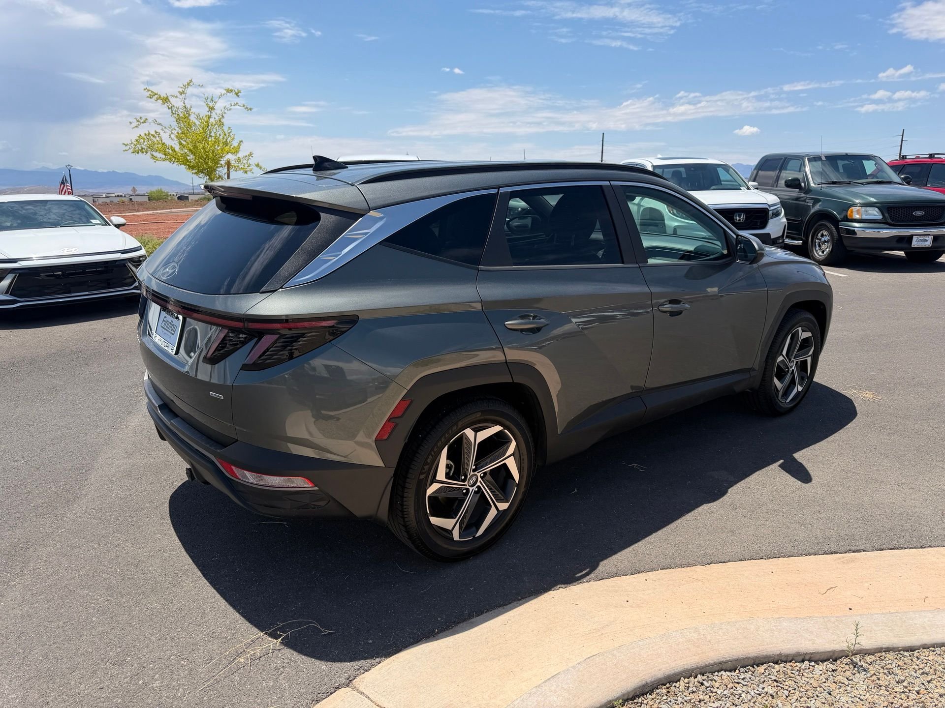 Certified Used 2022 Gray Hyundai SEL image 6