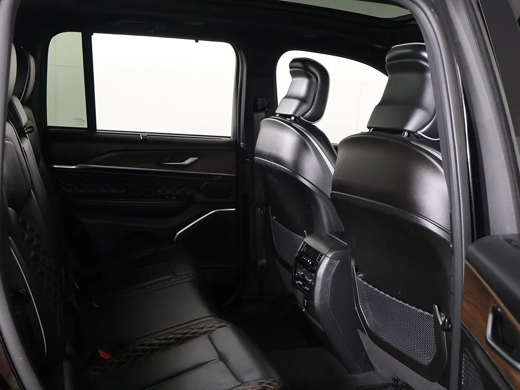 Used 2023 Black Jeep Summit image 32