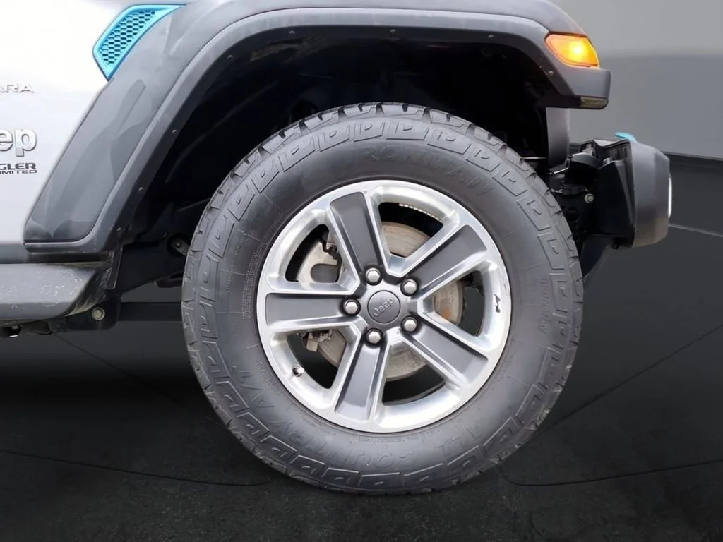 2020 Jeep Wrangler Unlimited Sahara - Photo 25