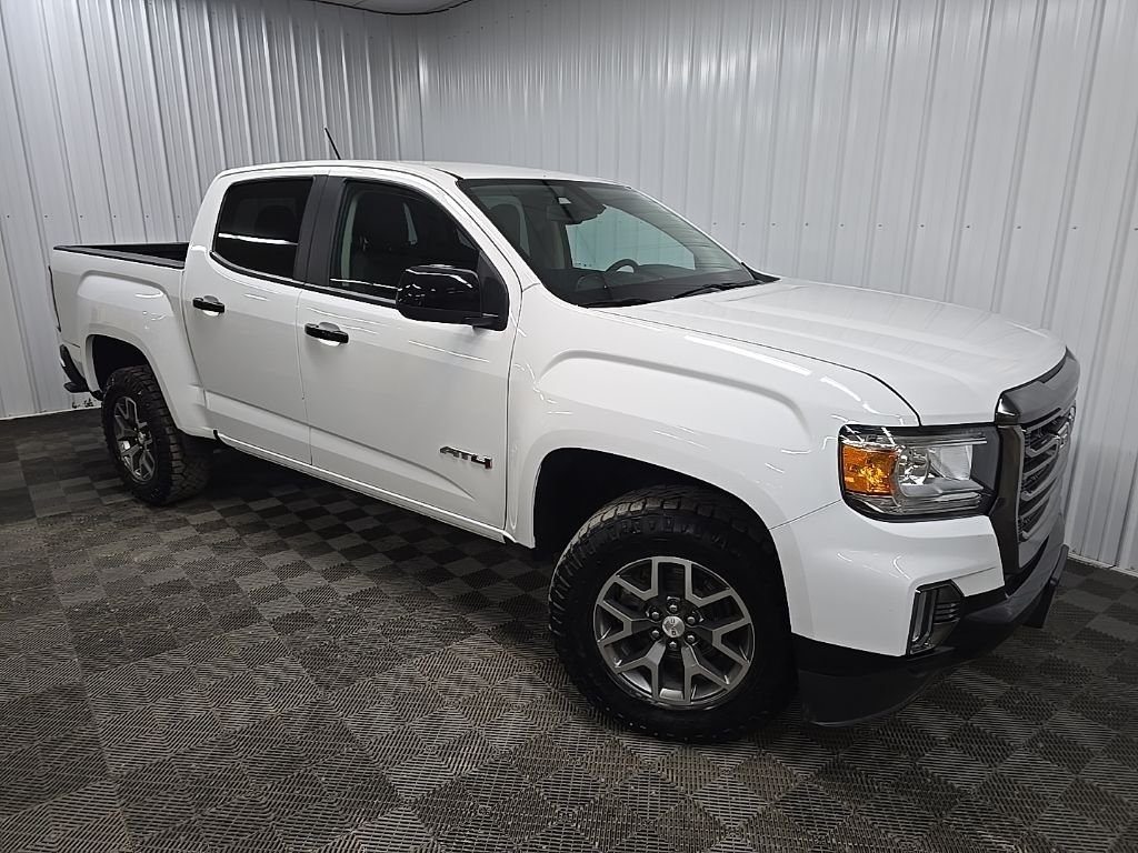 Used 2022 Summit White GMC AT4 w/Leather image 7