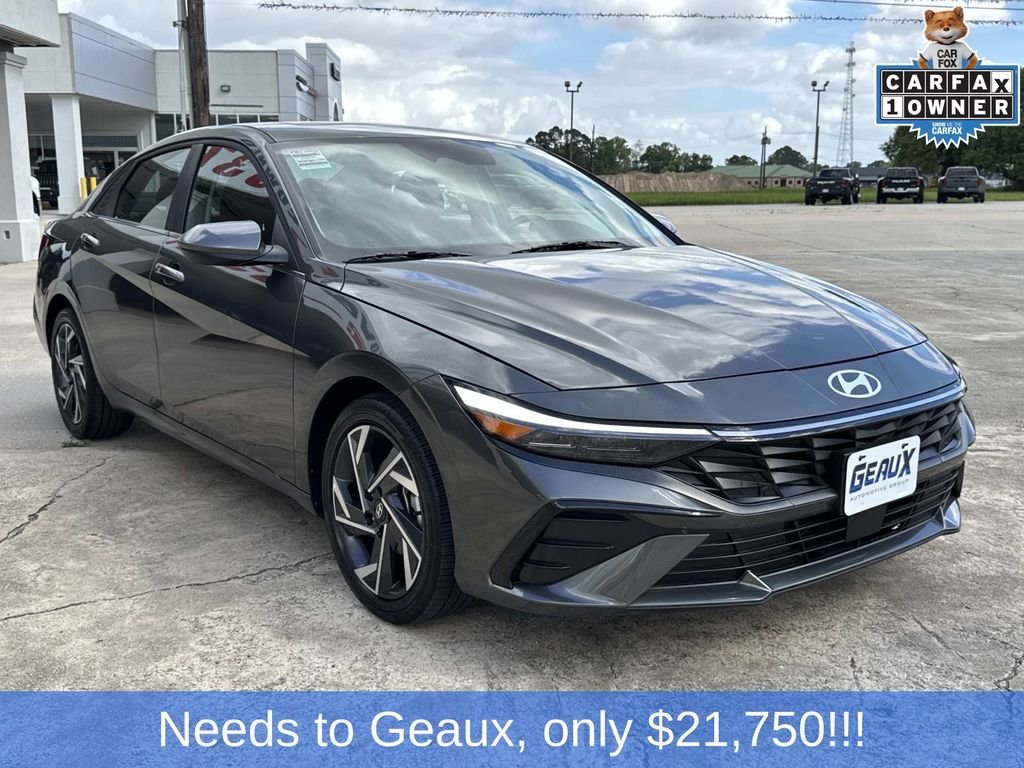 Used 2025 Gray Hyundai SEL Convenience image 2