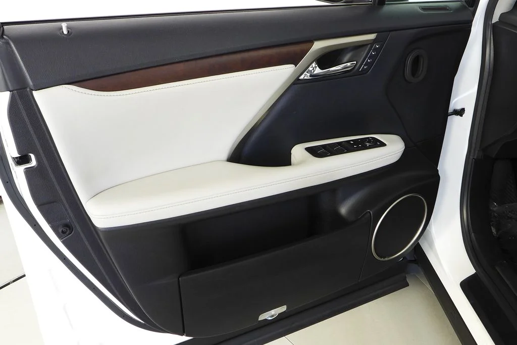 Used 2020 White Lexus 450h image 11