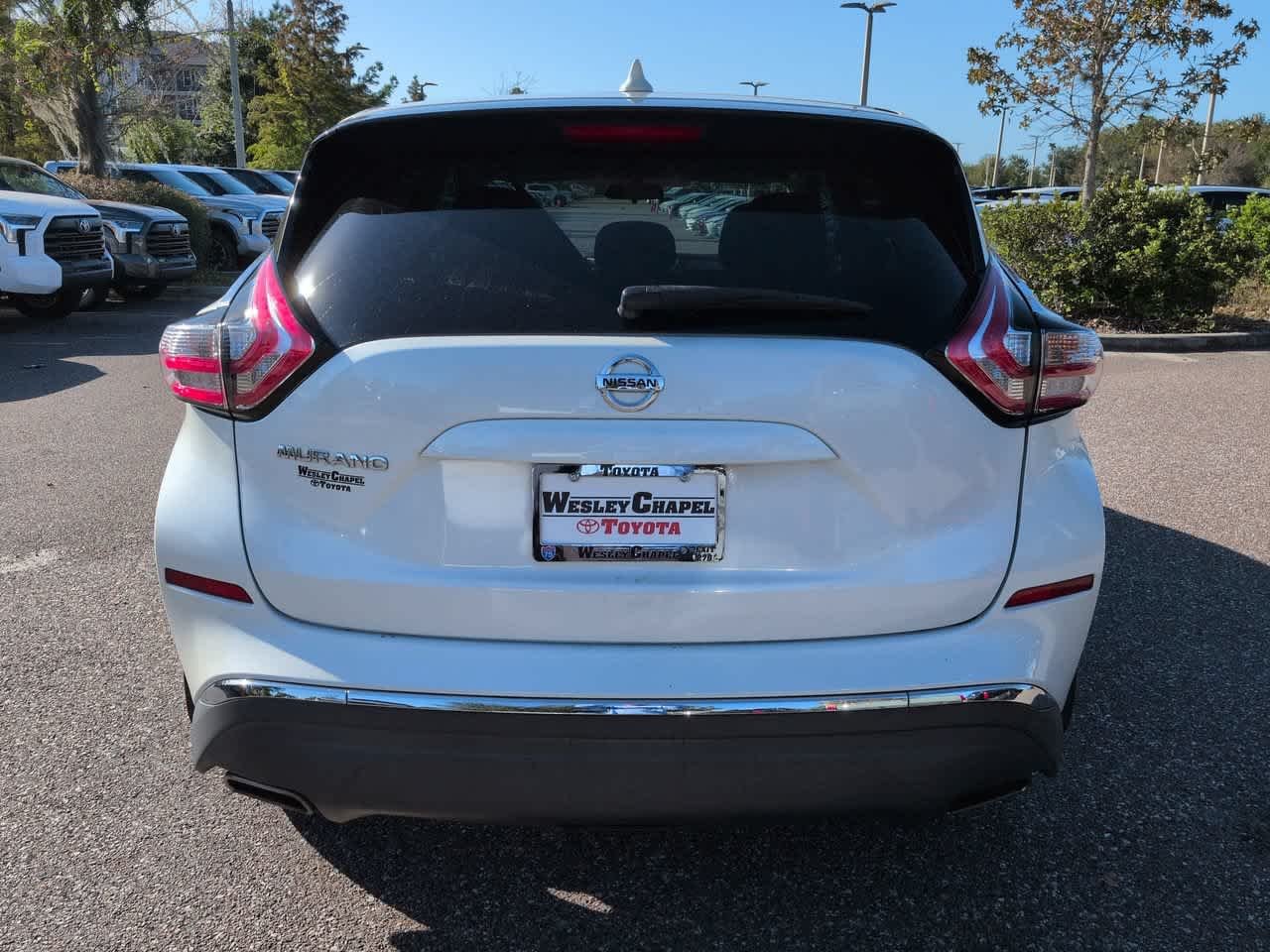 Used 2018 White Nissan S image 5
