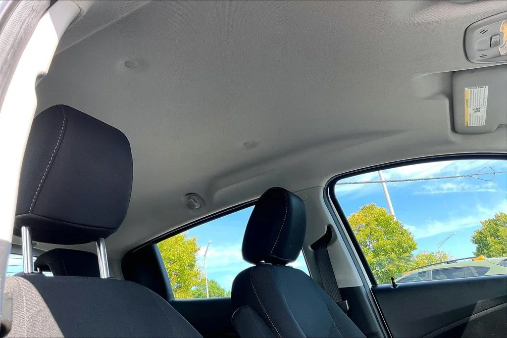 Used 2021 White Chevrolet 1LT image 25
