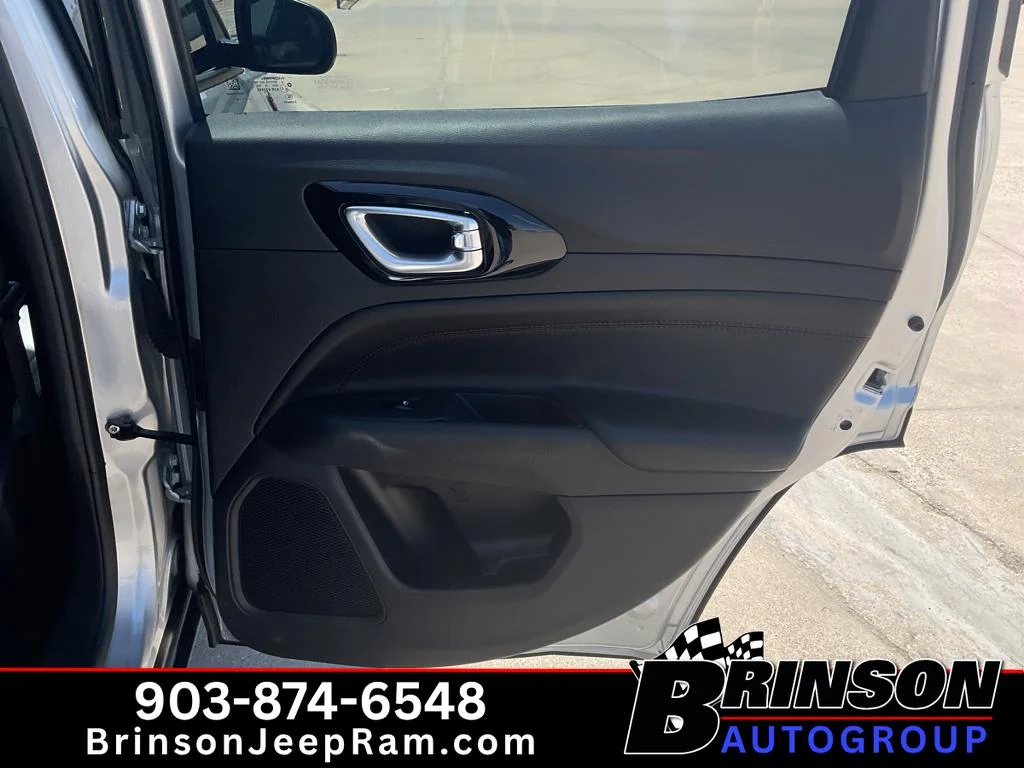 Used 2025 Silver Zynith Metallic Clearcoat Jeep Trailhawk image 19