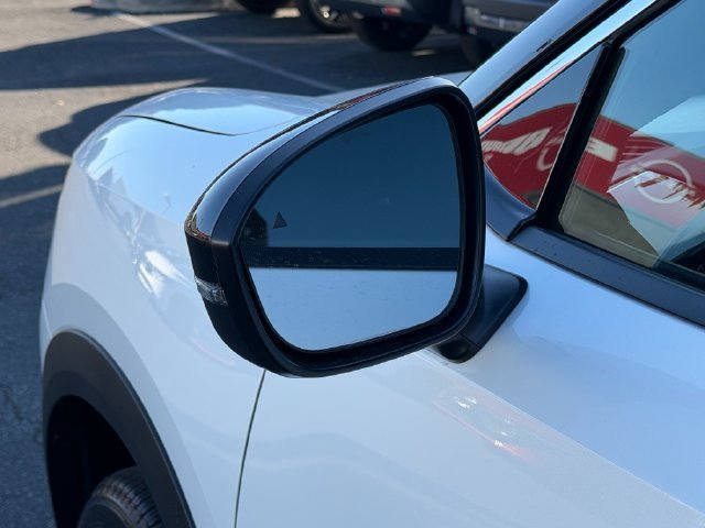 New 2027 Aspen White TriCoat / Super Black Two-tone Nissan SR image 10