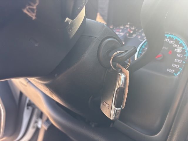 Used 2017 White GMC Denali image 34