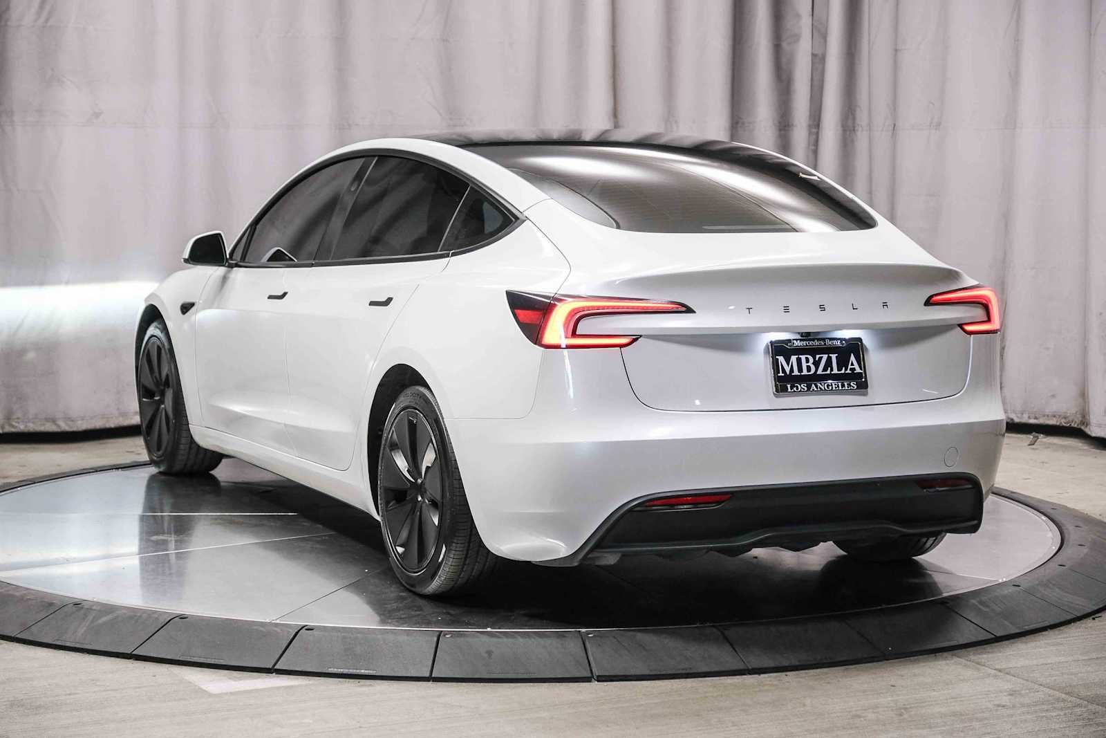 Used 2024 Pearl White Multi-Coat Tesla  image 2