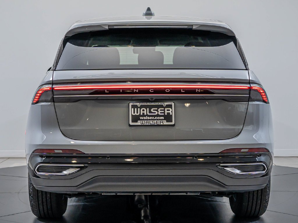 Used 2026 Gray Matter Metallic Cc Lincoln Premiere image 7