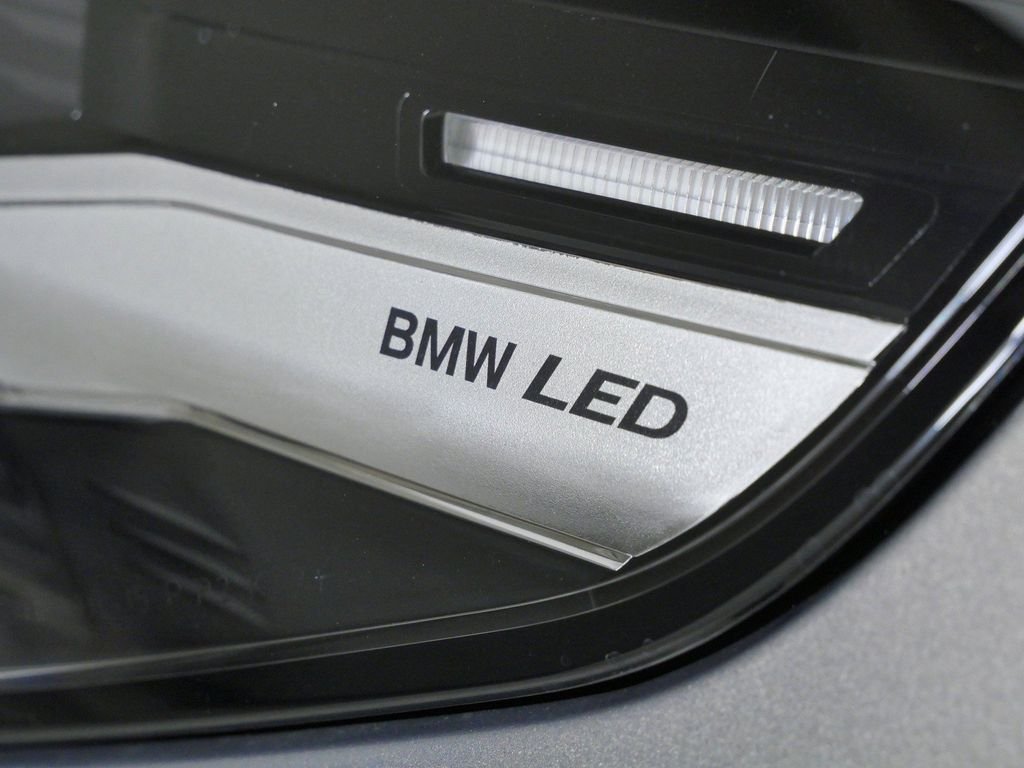 New 2027 Oxide Grey Metallic BMW 540i xDrive image 4
