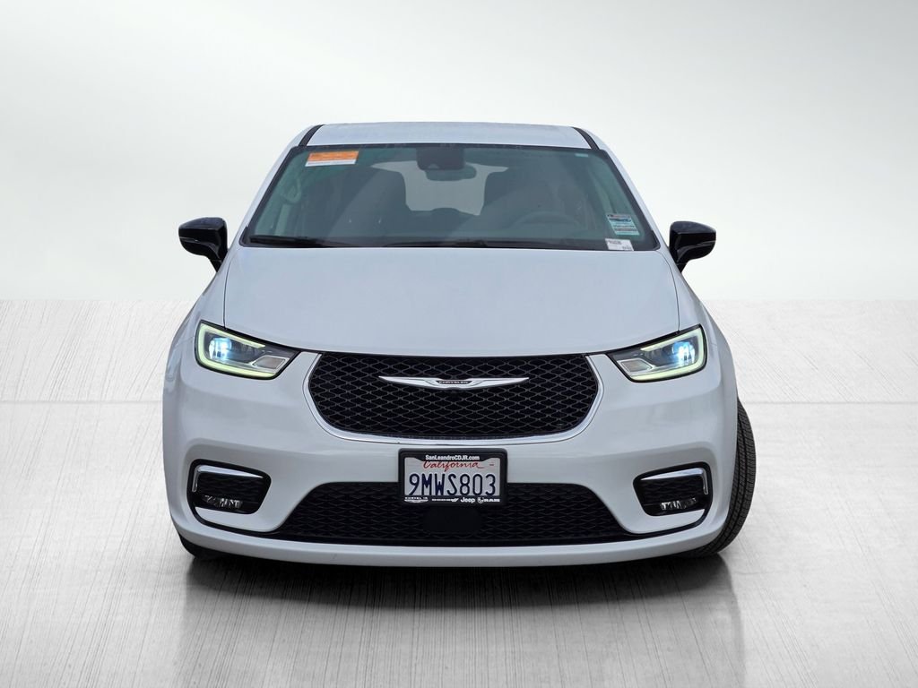 Used 2024 Chrysler Pacifica PHEV Select with VIN 2C4RC1S72RR174654 for sale in San Leandro, CA