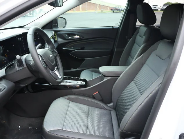 2026 Chevrolet Trax LT - Photo 9
