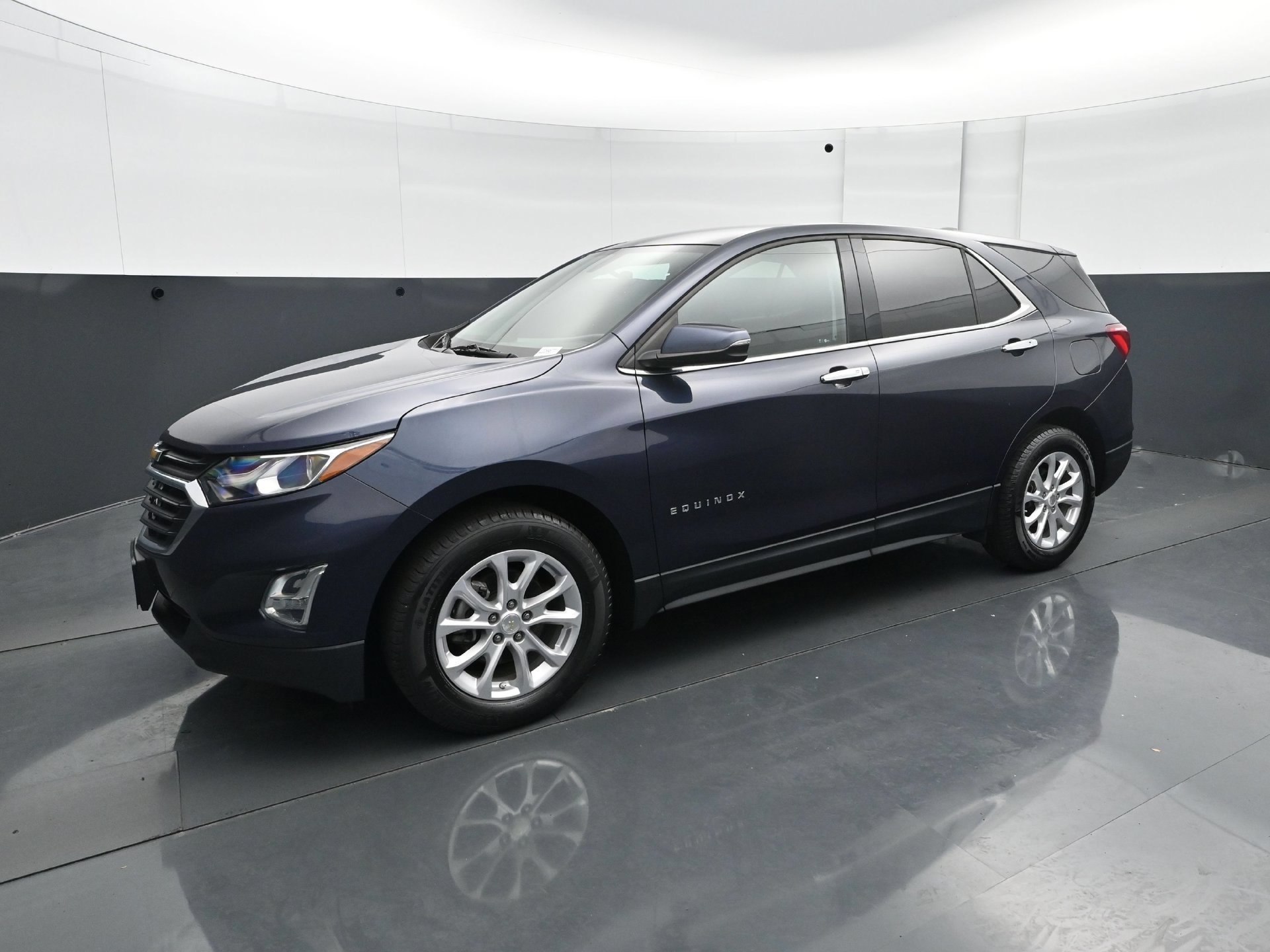 Used 2018 Chevrolet Equinox LT with VIN 3GNAXJEV3JS610082 for sale in White Bear Lake, Minnesota