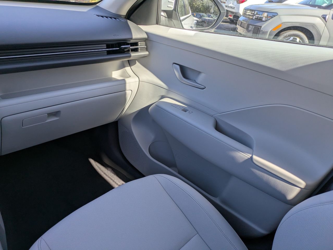 New 2027 Atlas White Hyundai SE FWD image 15