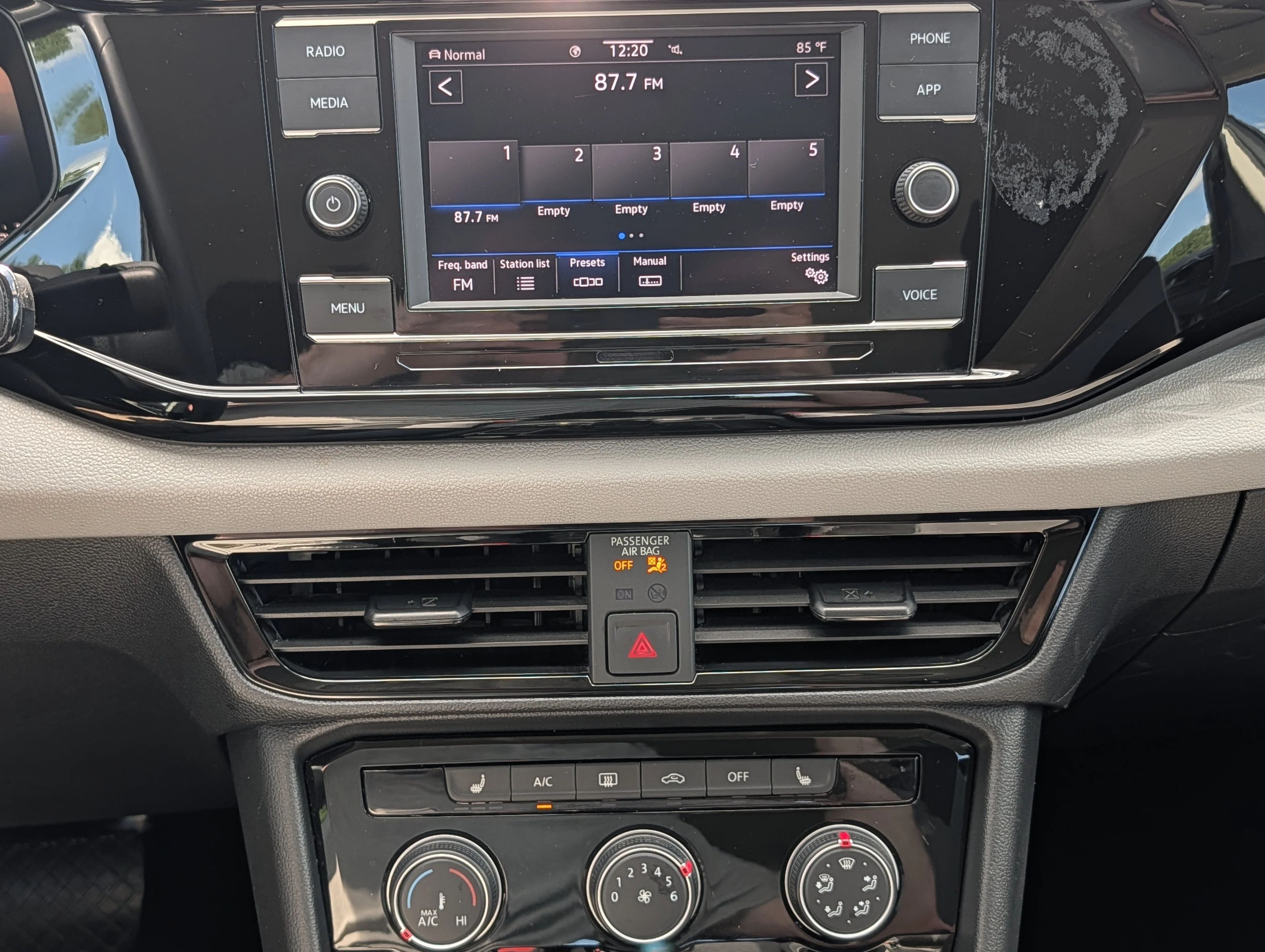Used 2023 Pyrite Silver Metallic Volkswagen S image 23