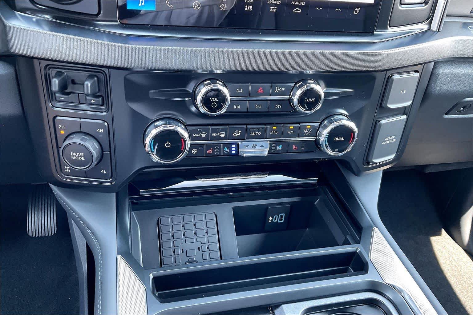 New 2026 Star White Metallic Tri-Coat Ford F-250® Platinum® image 17