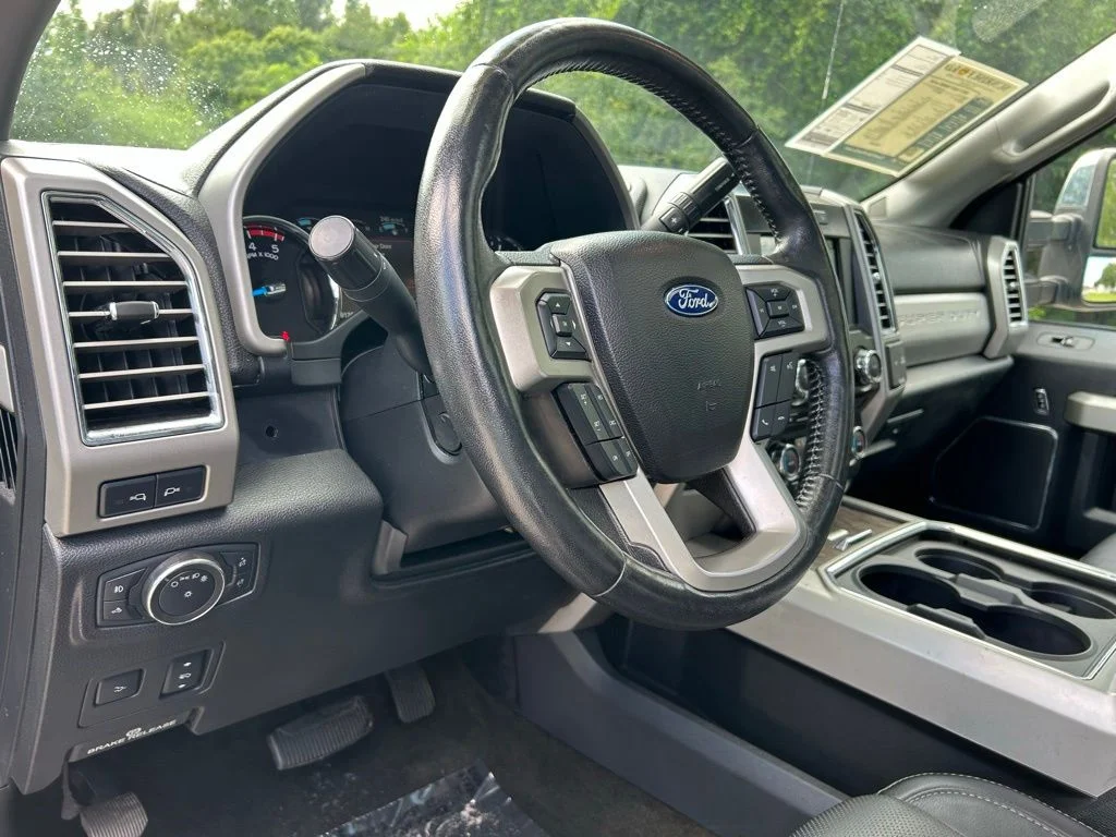 Used 2017 White Gold Metallic Ford Lariat image 21
