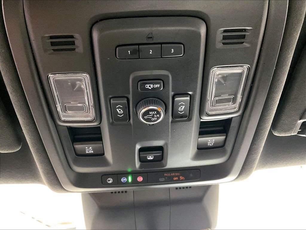 Used 2024 White Cadillac Sport Platinum image 27