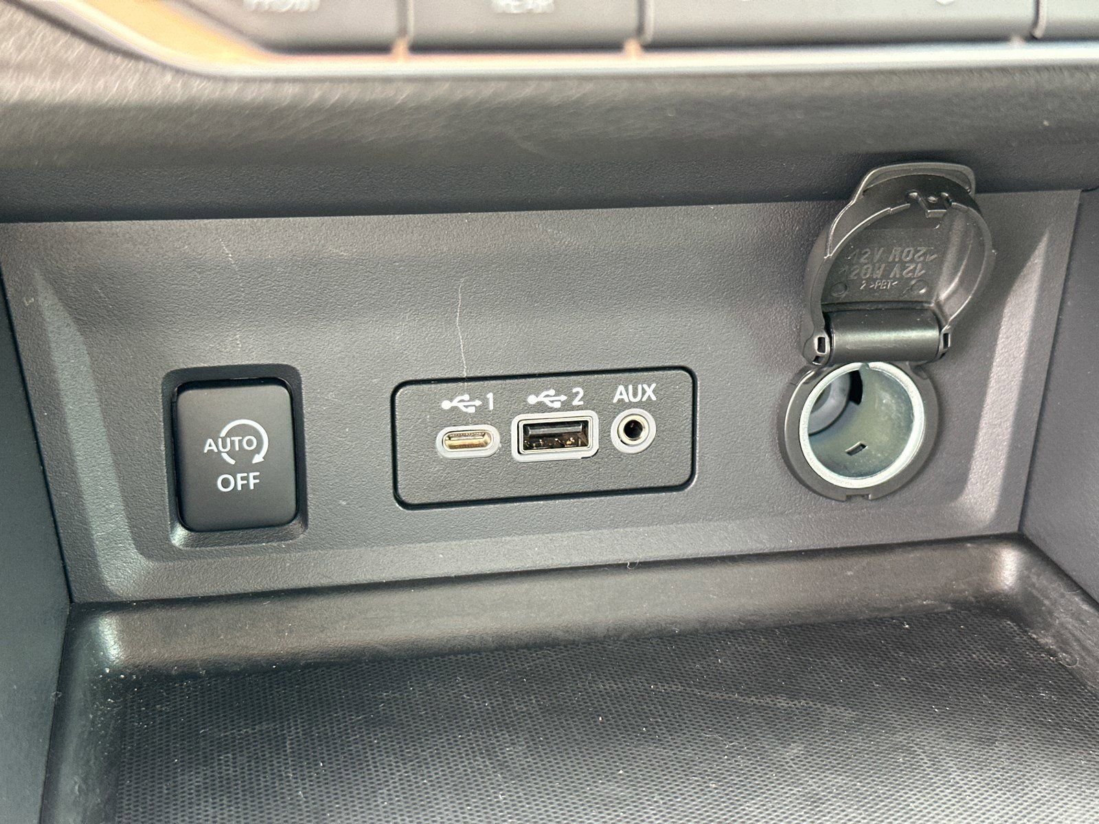 Certified Used 2025 Orange Nissan SR image 29