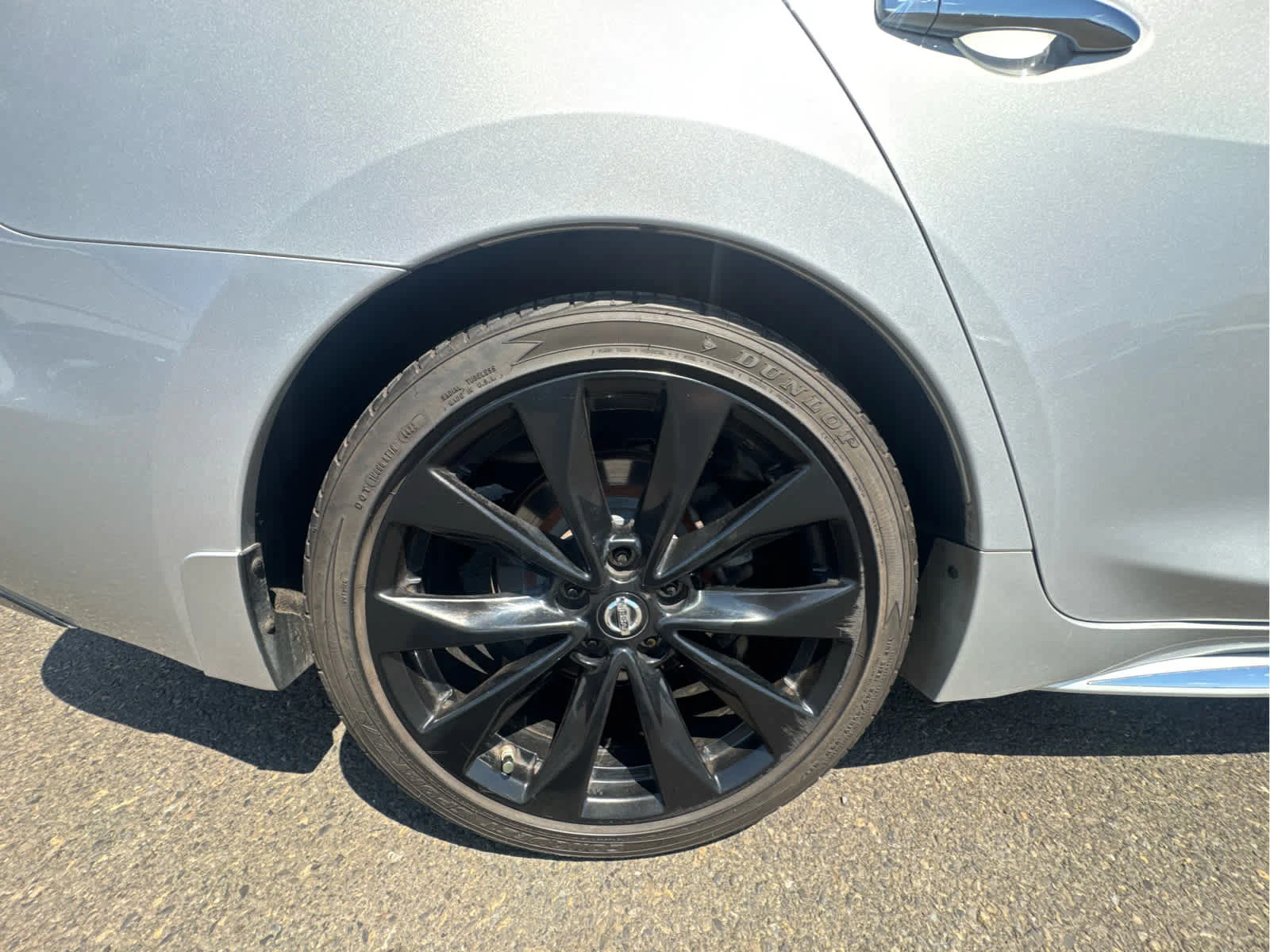 Used 2017 Brilliant Silver Nissan SR image 34