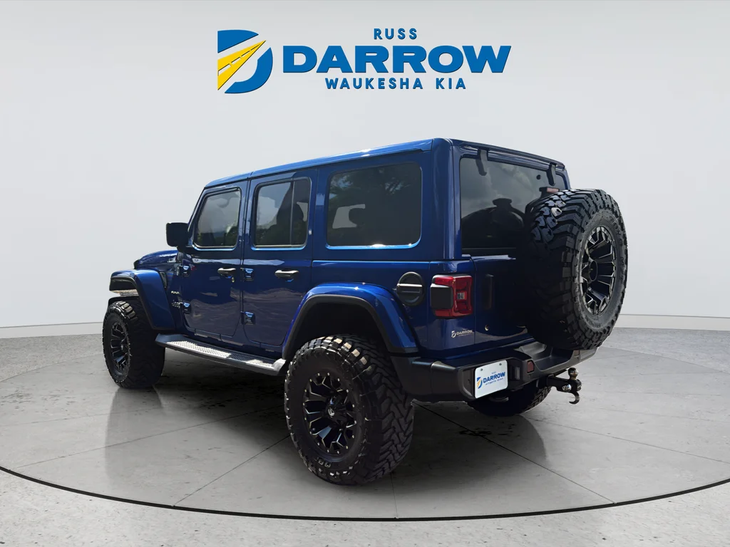 Used 2019 Blue Jeep Unlimited Sahara image 3