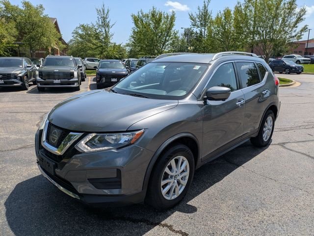 Used 2017 Gray Nissan SV image 3