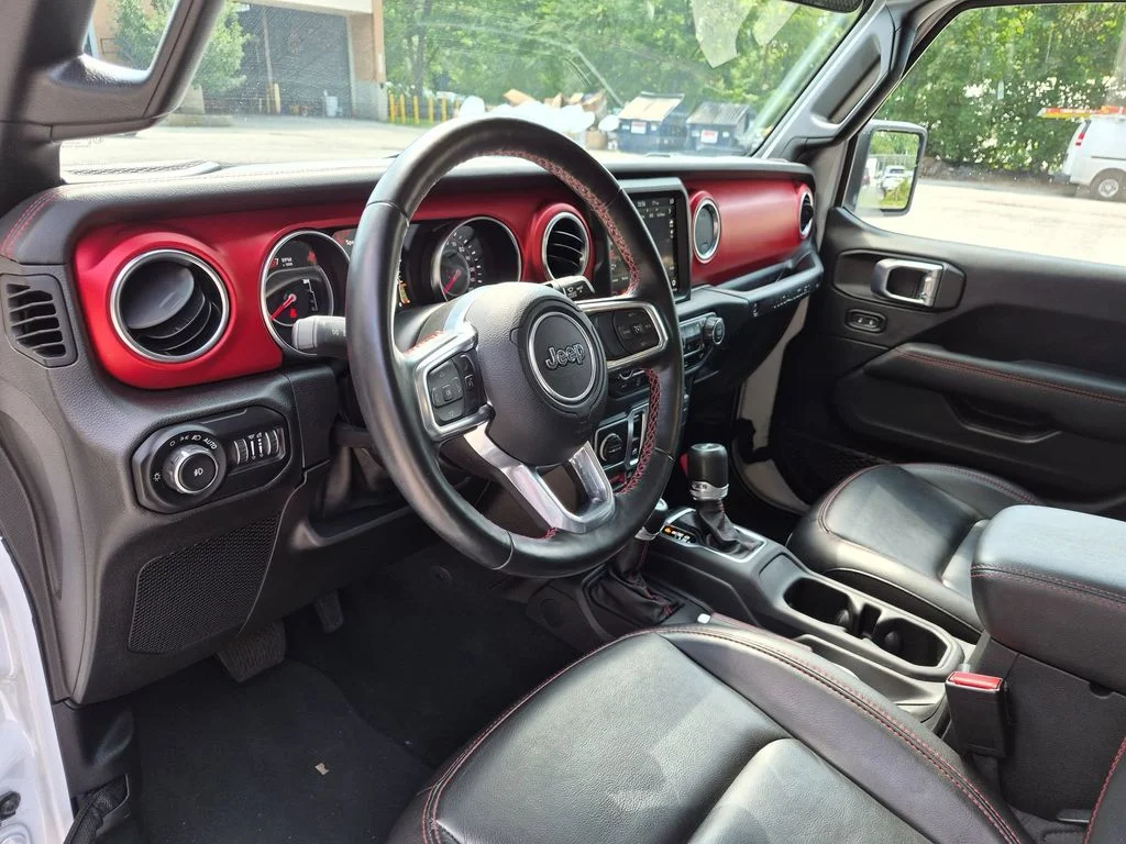 Used 2021 White Jeep Rubicon image 12