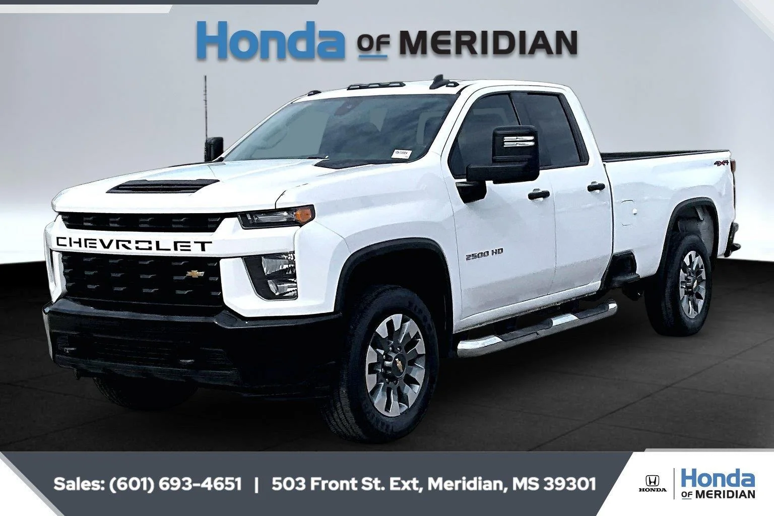 Used 2023 Summit White Chevrolet Custom image 10