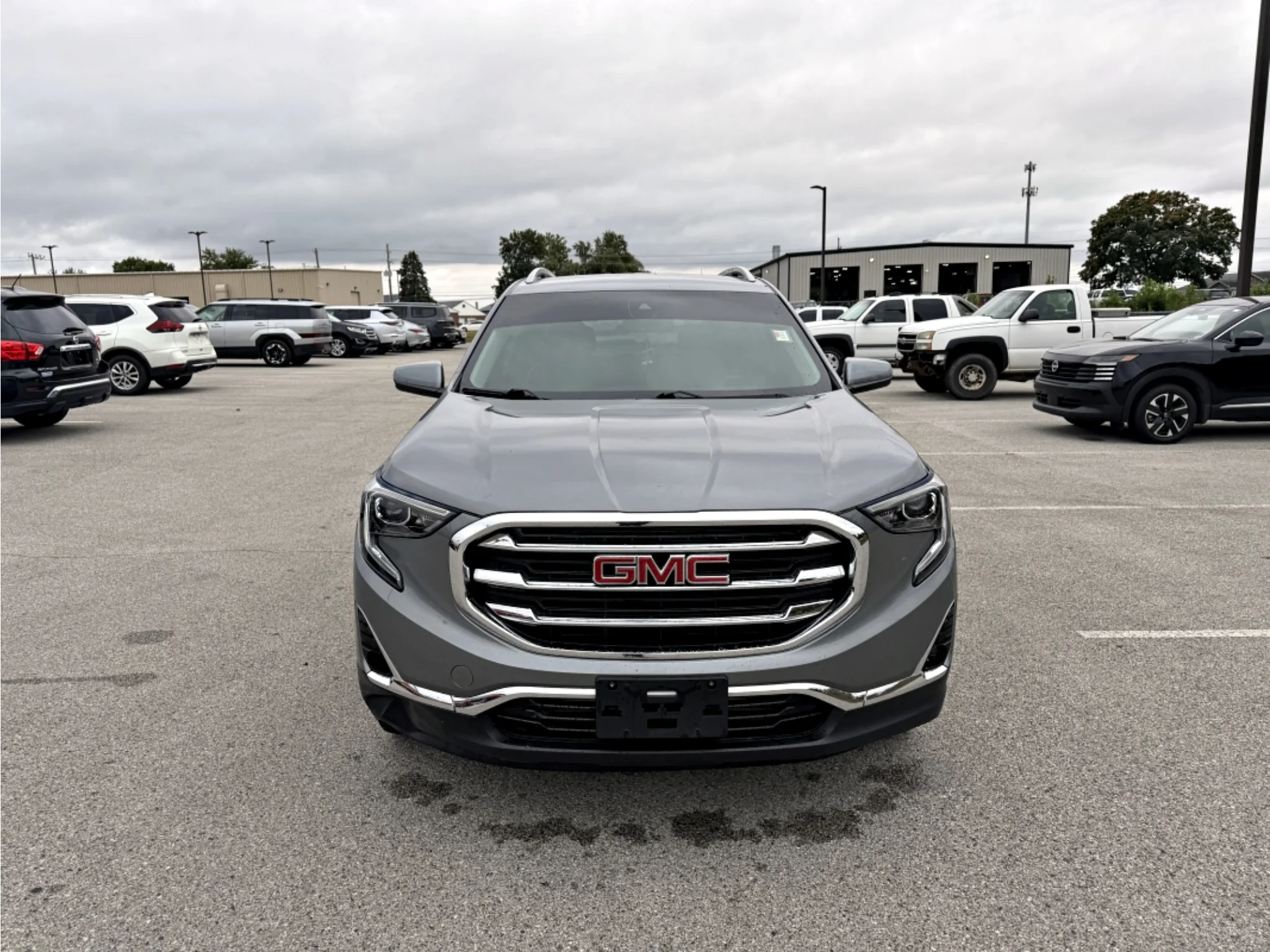 Used 2020 Satin Steel Metallic GMC SLT image 2
