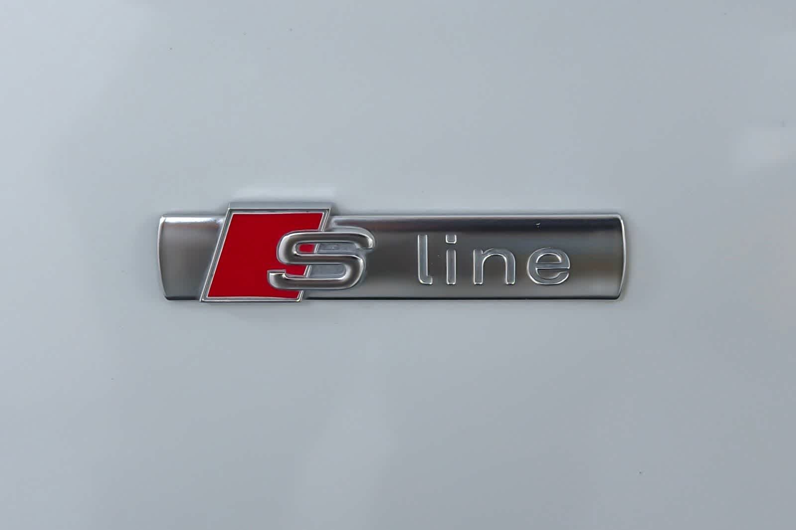 Used 2018 White Audi Premium Plus image 27
