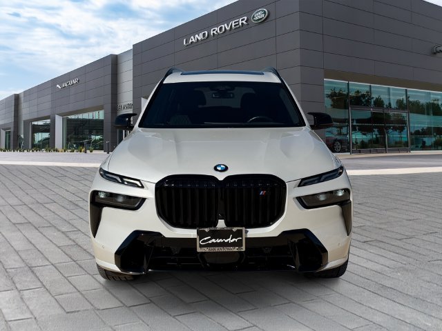 Used 2025 White BMW M60i image 8
