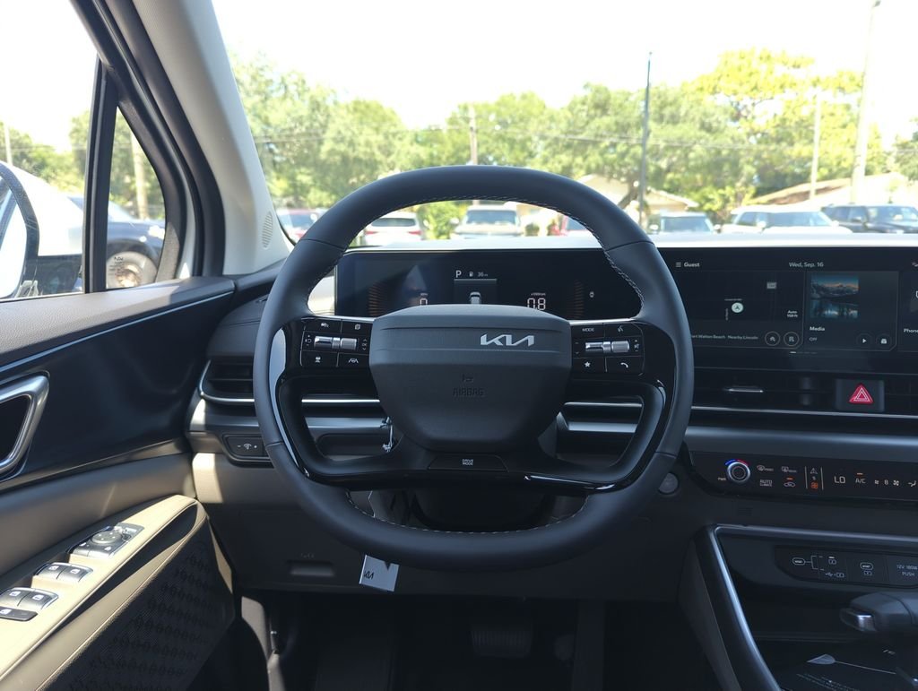 New 2027 Snow White Pearl Kia LX image 17