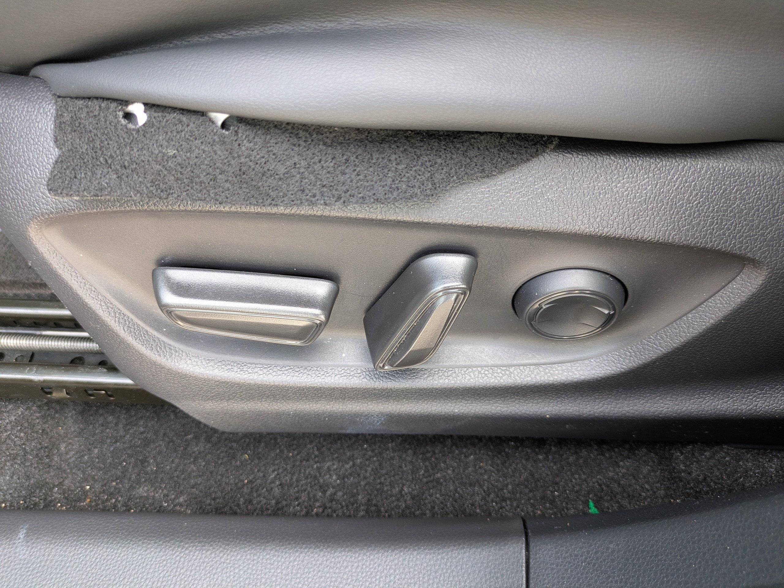 Used 2025 STORM CLOUD Toyota XLE image 19