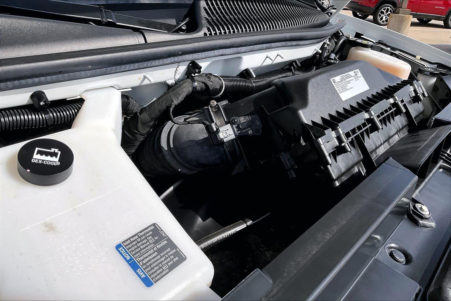 Used 2025 Summit White Chevrolet  image 28