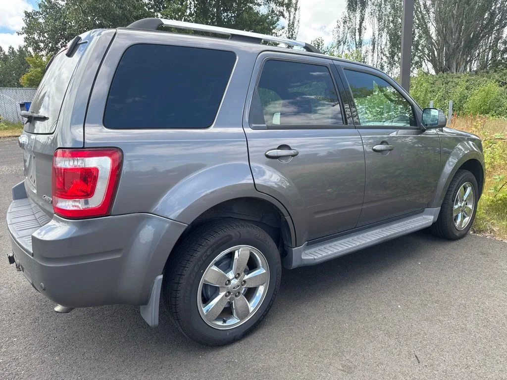 Used 2009 Sterling Gray CC Metallic Ford Limited image 3