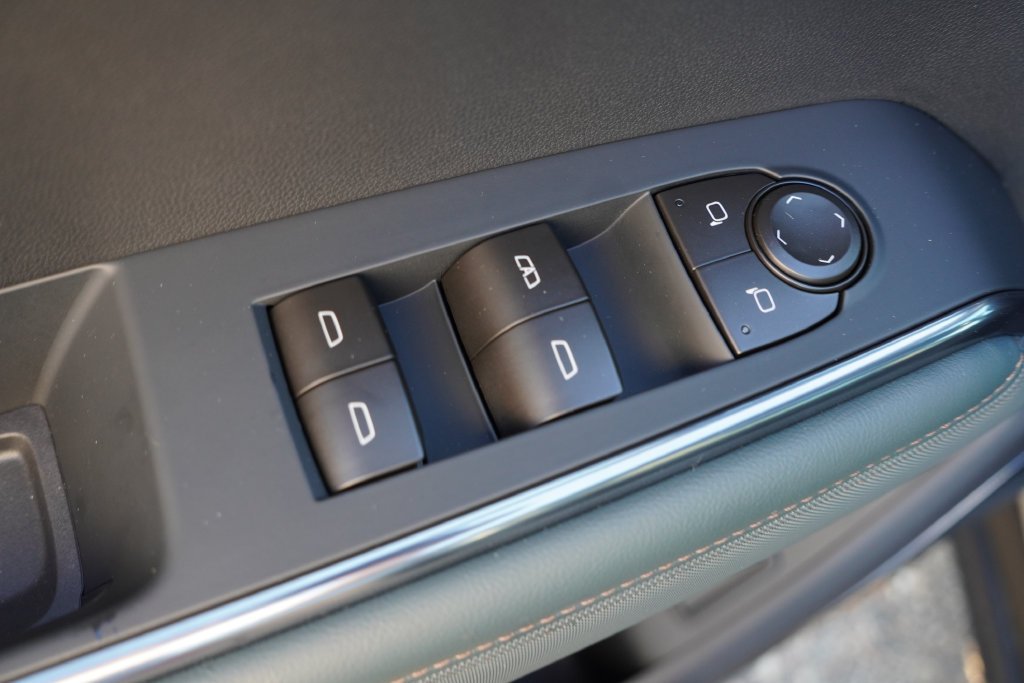 2026 GMC Acadia AT4 - Photo 25
