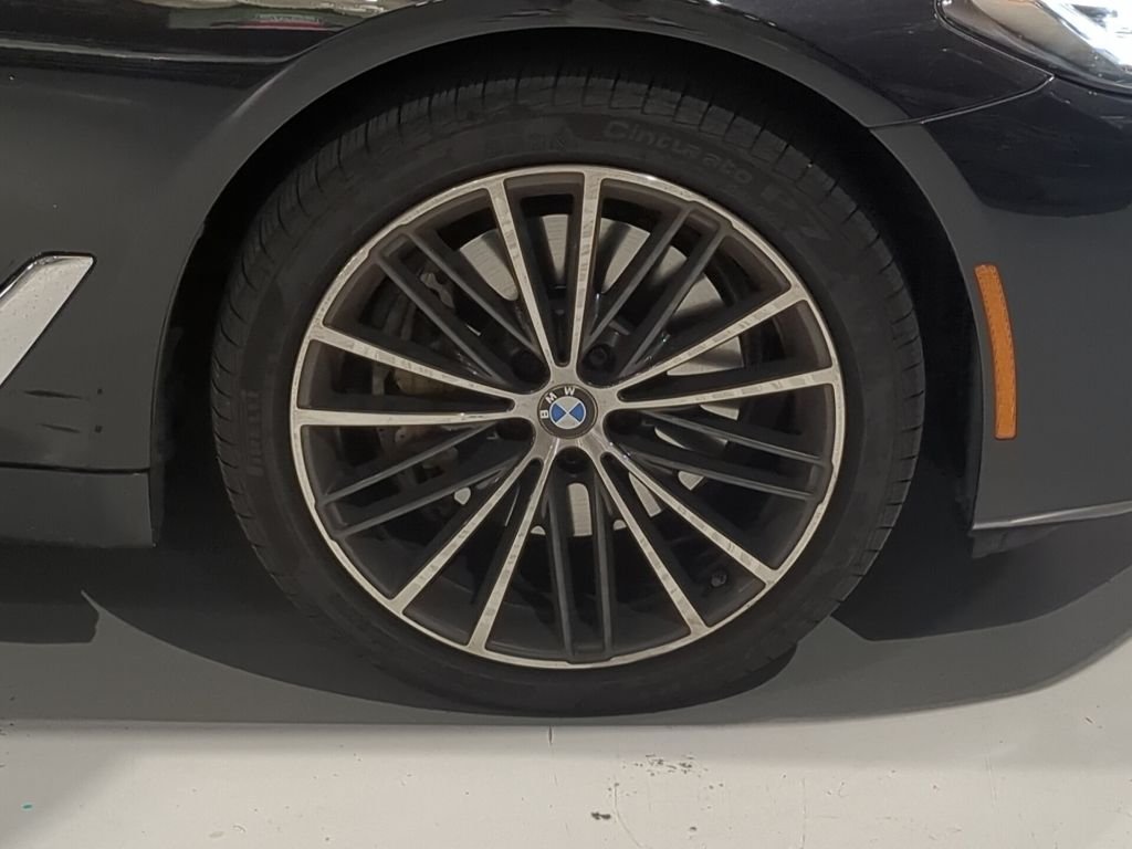 Used 2022 Black BMW 540i xDrive image 6
