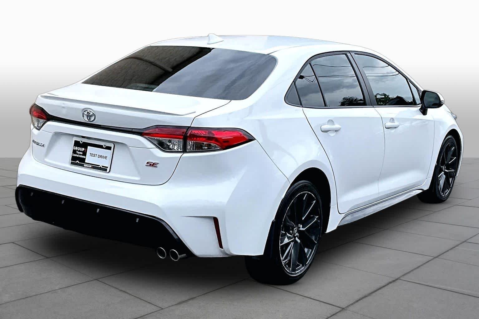 Used 2026 Ice Cap Toyota SE image 13
